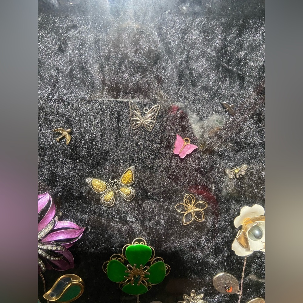 Handmade Jewelry Art Shadow Box. Flowers and Nature - Picture 6 of 8